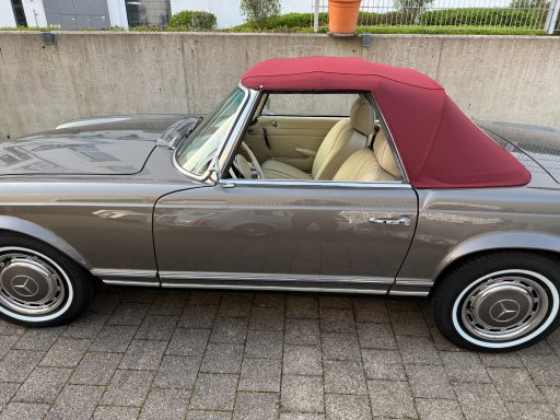 Mercedes-Benz W113 Pagode, Innenausstattung und Cabrioverdeck